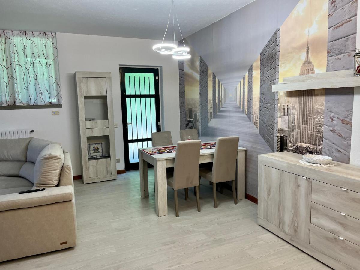 Lukas Home Con Il Cuore Appartamento 3 Camere Al Piano Terra E Appartamento 1 Camera In Taverna Merone Esterno foto