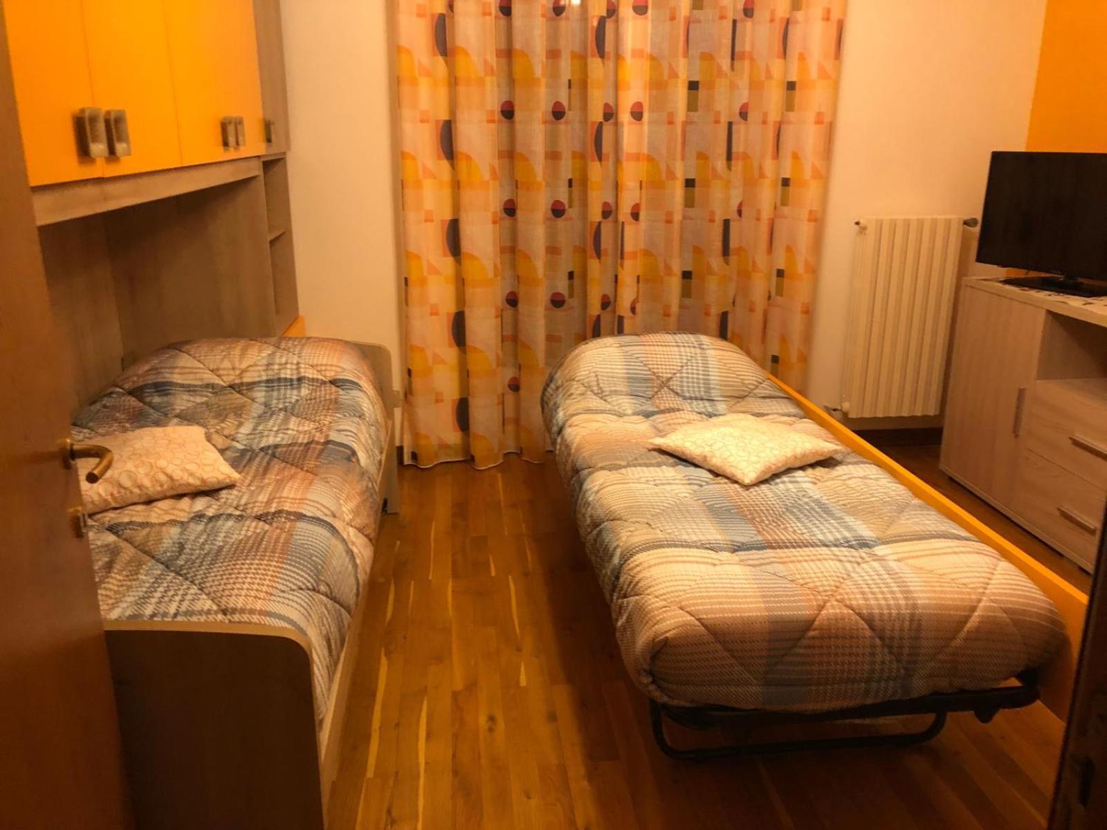Lukas Home Con Il Cuore Appartamento 3 Camere Al Piano Terra E Appartamento 1 Camera In Taverna Merone Esterno foto